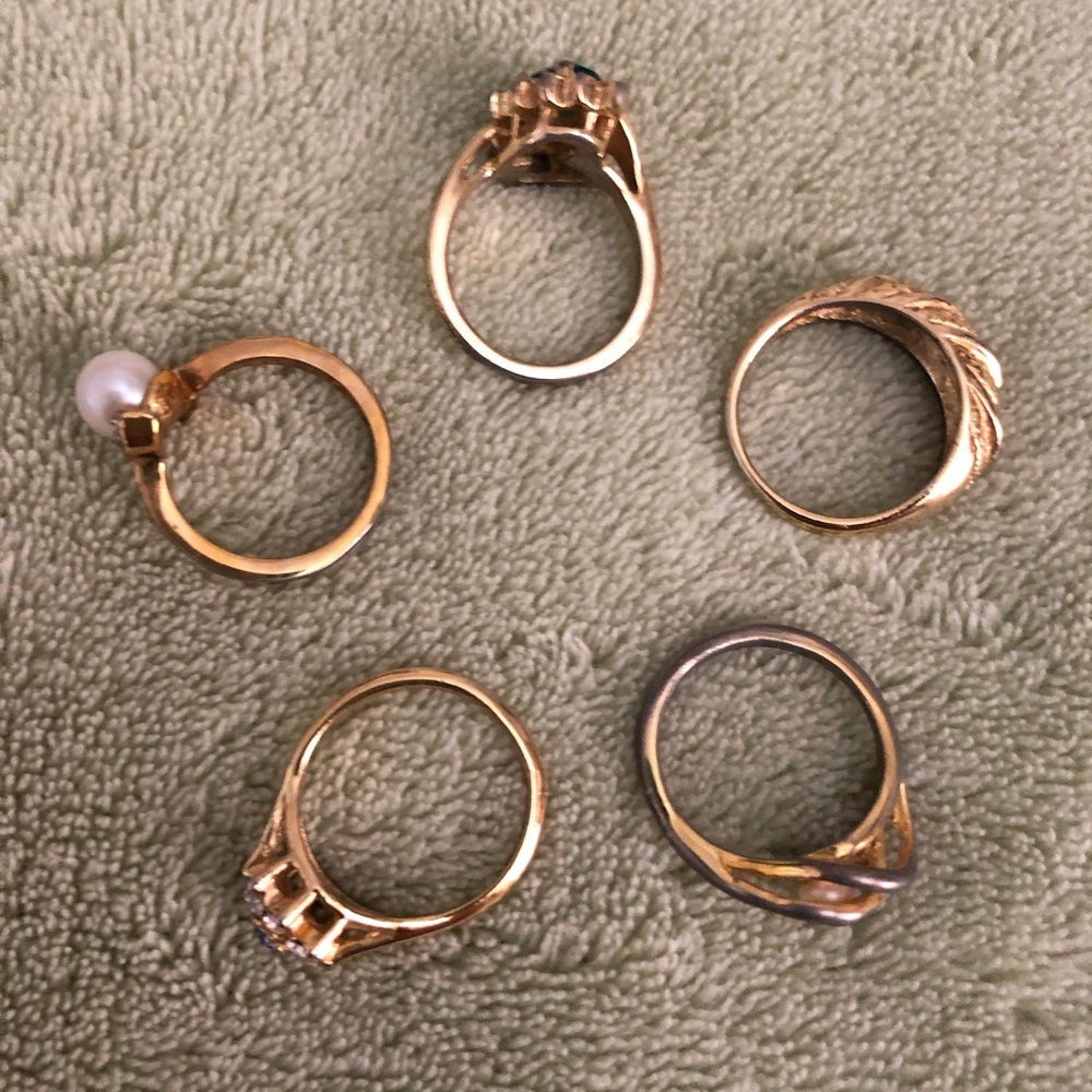 Vintage rings assorted set five goldtone faux pearls and stones Sizes 5 to 6